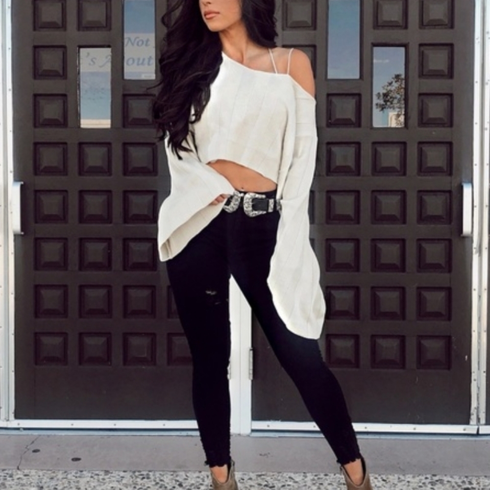 Prettylittlething cropped wide sleeve sweater
